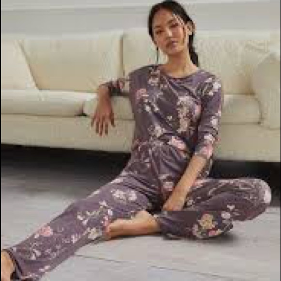 Anthropologie SOLDOUT ONLINE Kathy Sleep Set - Picture 2 of 7